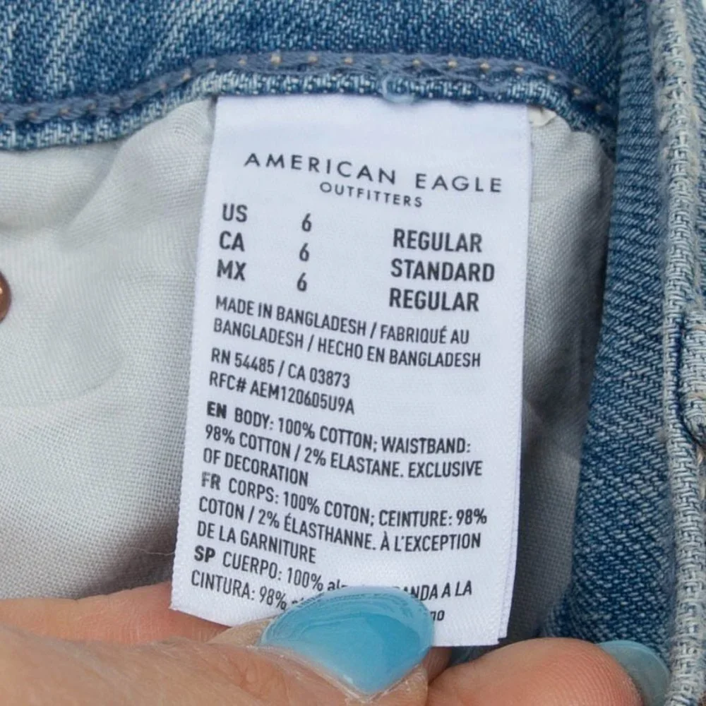 American Eagle Boyfriend 90s Boyfriend Distressed Denim Jeans Size 6R - Picture 7 of 7